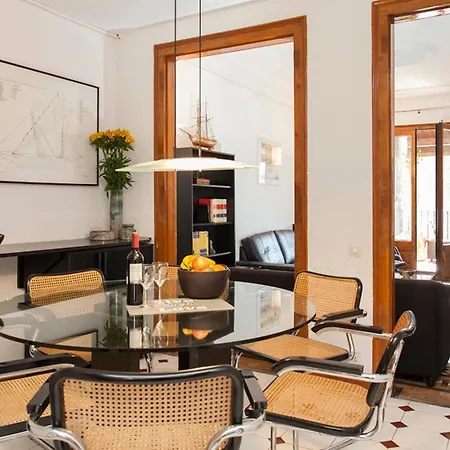 Beautiful & Spacious Flat In Bcn Center *