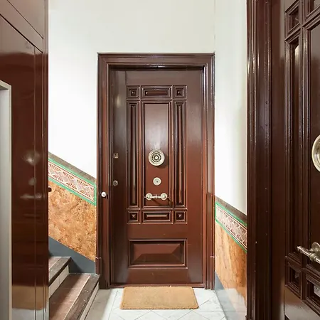 Beautiful & Spacious Flat In Bcn Center * Barcelona