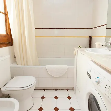 Beautiful & Spacious Flat In Bcn Center Apartamento