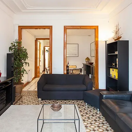 Beautiful & Spacious Flat In Bcn Center * Barcelona